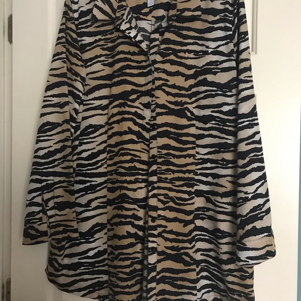 Tunic length long sleeve shirt
